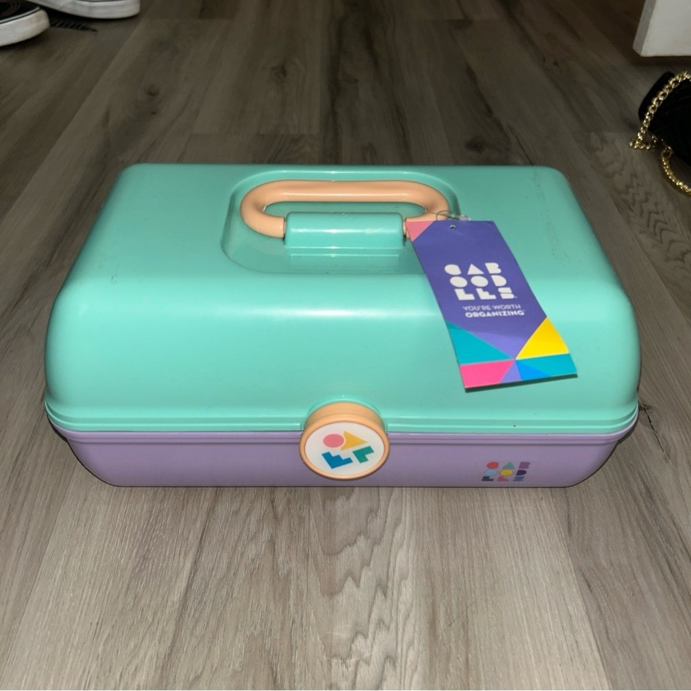 Caboodles VTG  Mint Green and Purple Storage Case